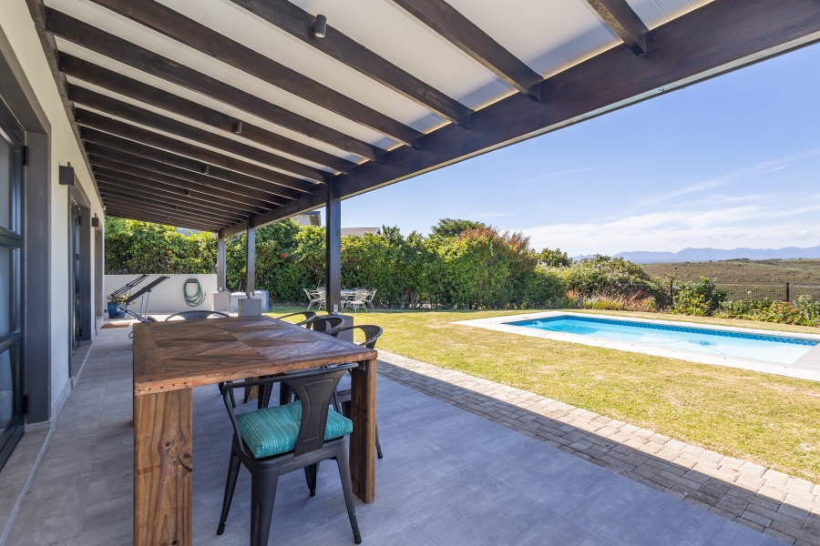 4 Bedroom Property for Sale in Baron View Western Cape